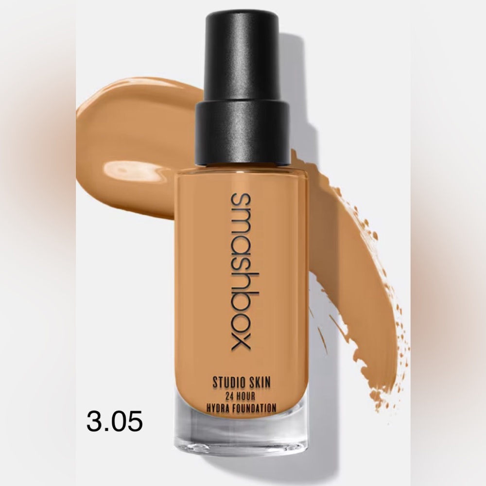 New Smashbomx Foundation Oil Free- 3.05 MEDIUM WITH GOLDEN UNDERTONES